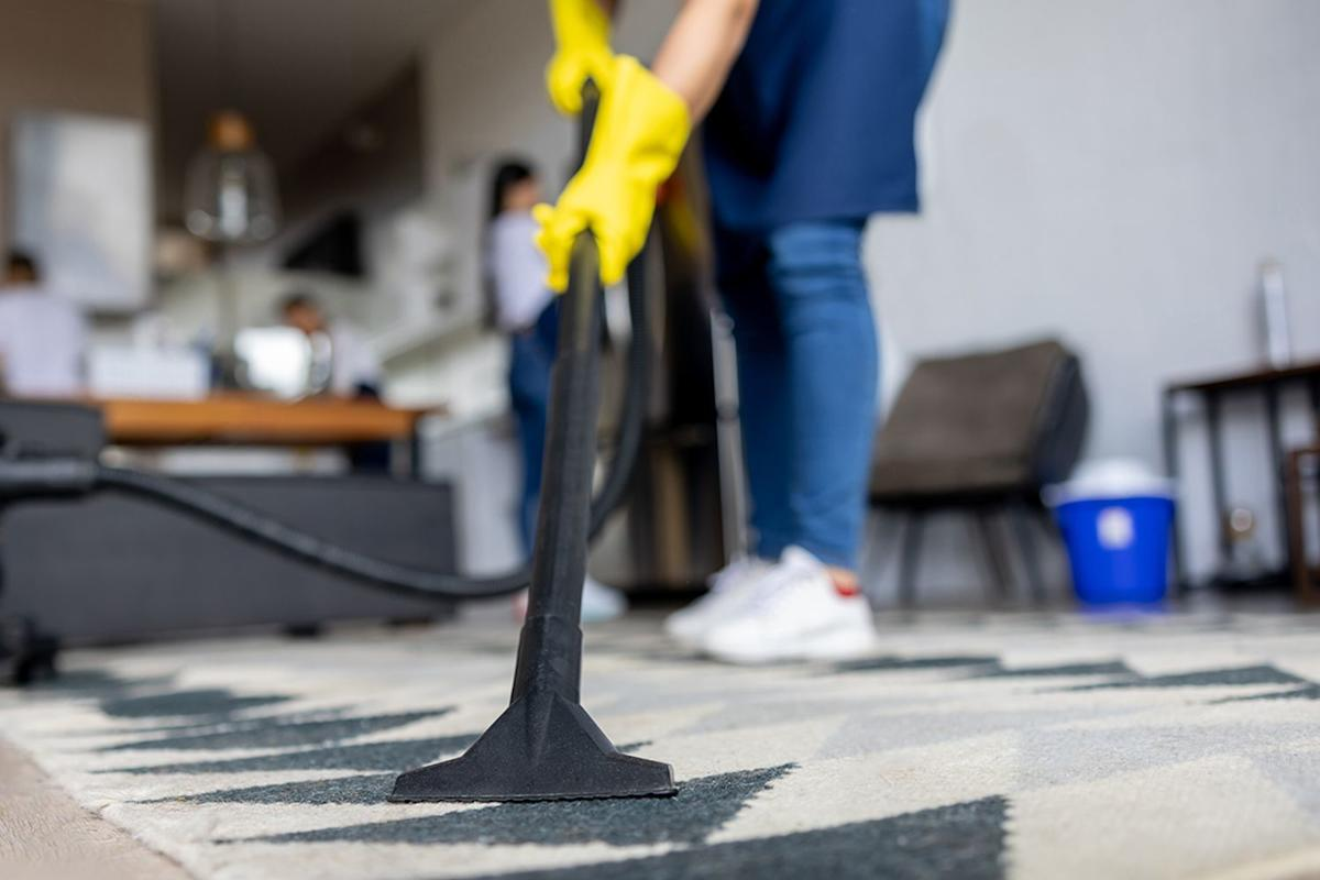 Cleaners deep cleaning Singapore apartment
